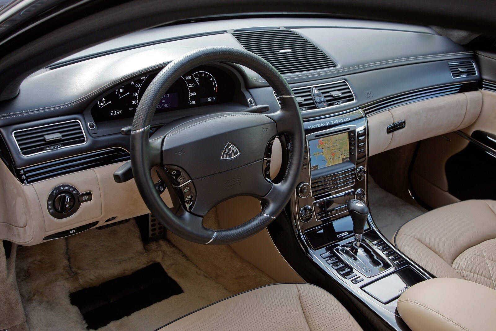2010 Maybach 62 interior D