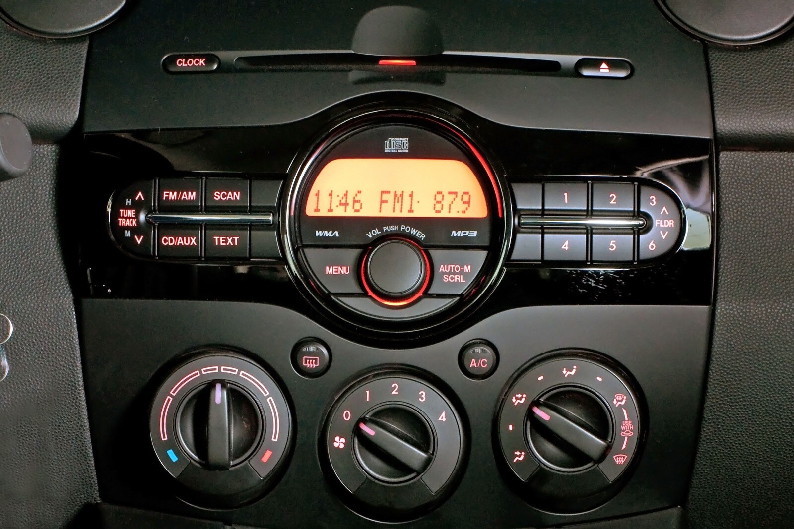 2012 Mazda 2 interior CC