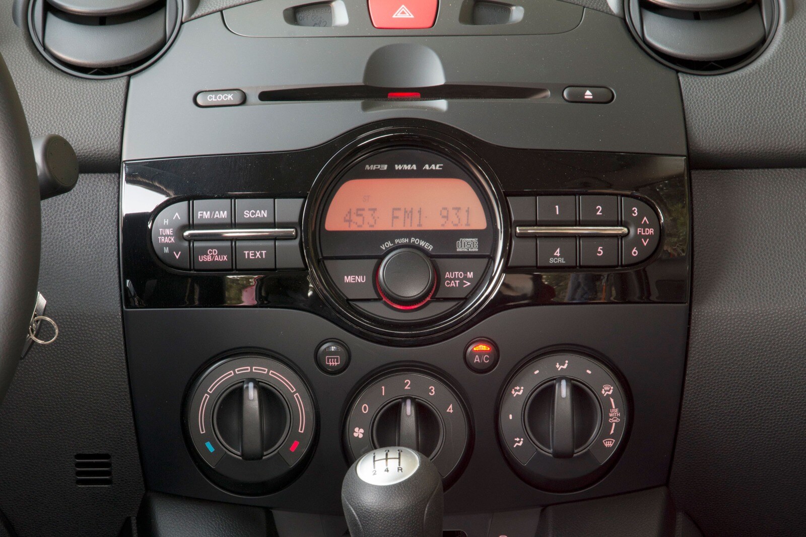 2014 Mazda 2 interior CC