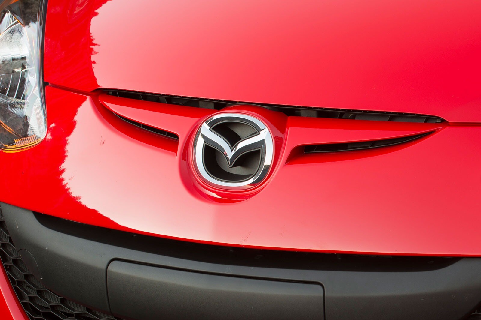 2014 Mazda 2 exterior FBDG
