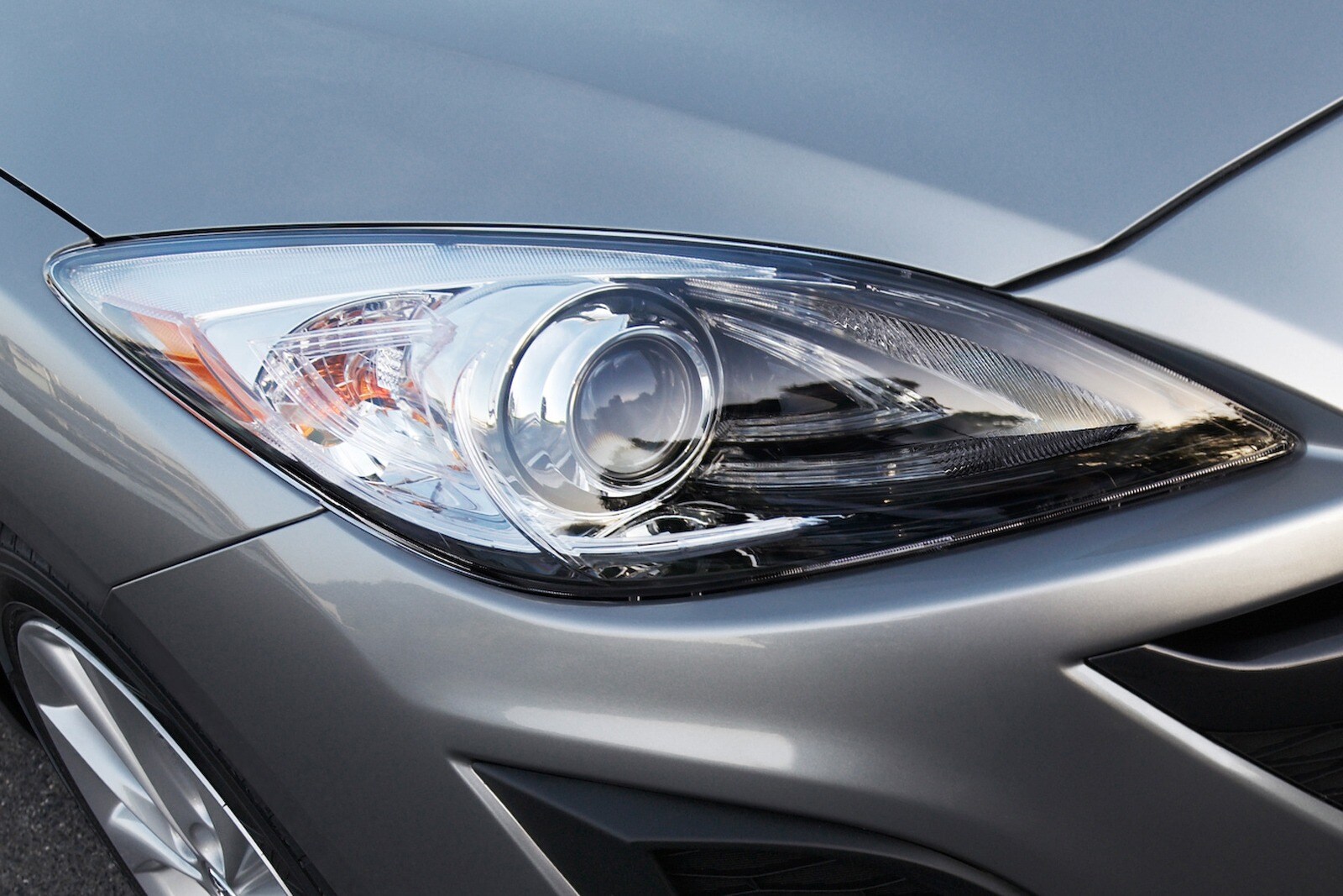 2010 Mazda 3 exterior EDETAIL