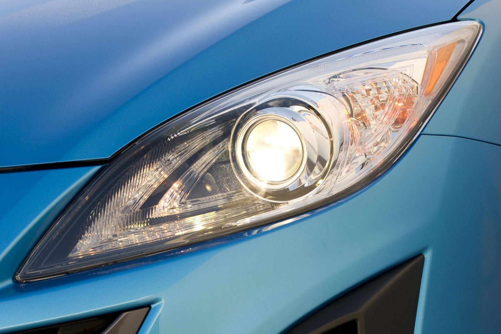 2011 Mazda 3 exterior EDETAIL