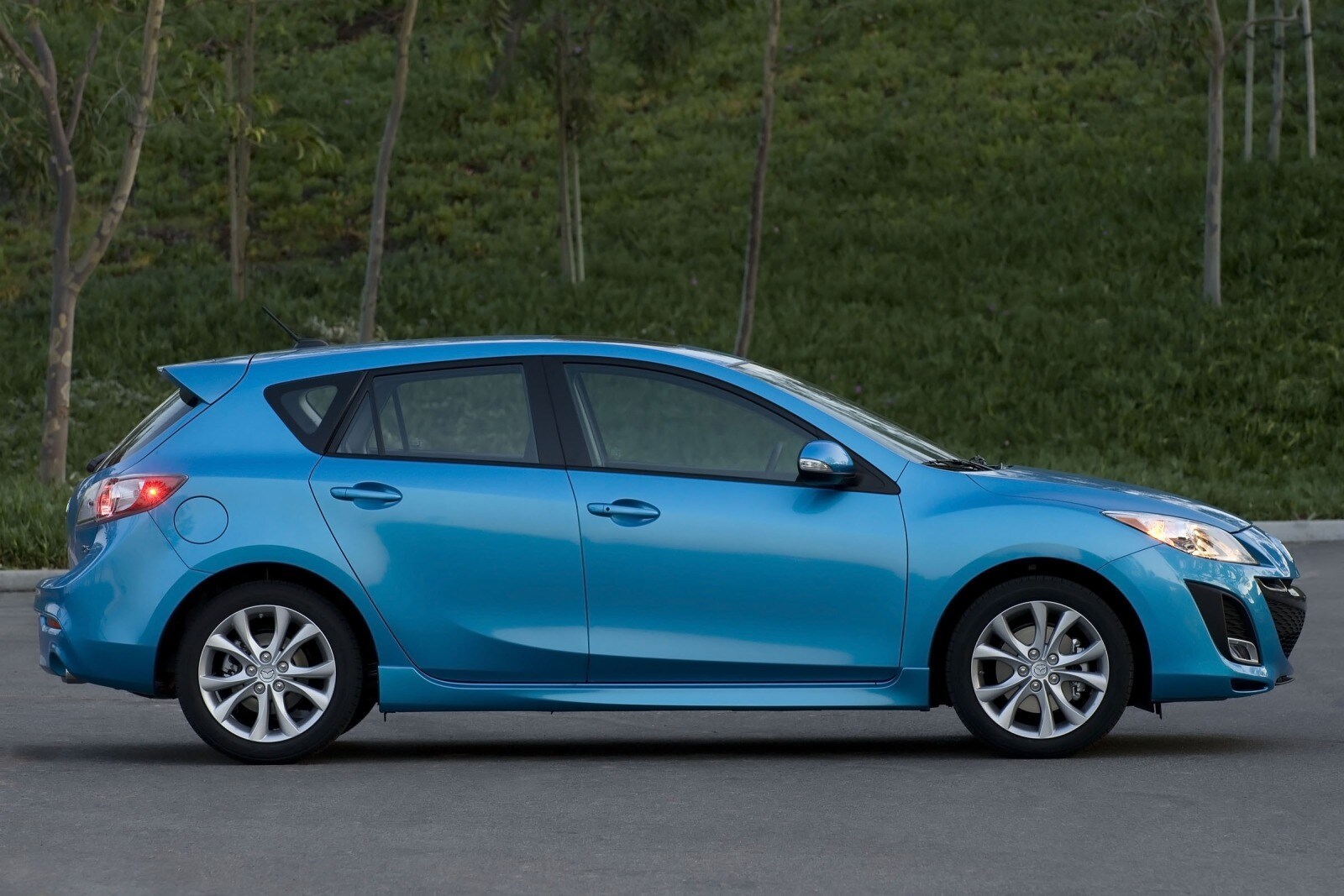 2011 Mazda 3 exterior F