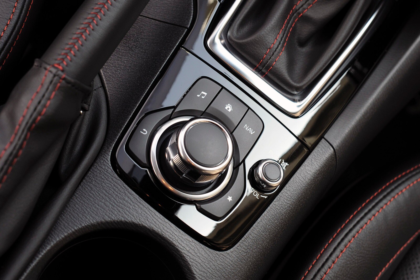 2015 Mazda 3 interior AUXCTRL