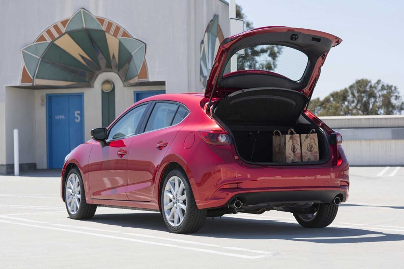2018 Mazda 3 exterior LIFE1