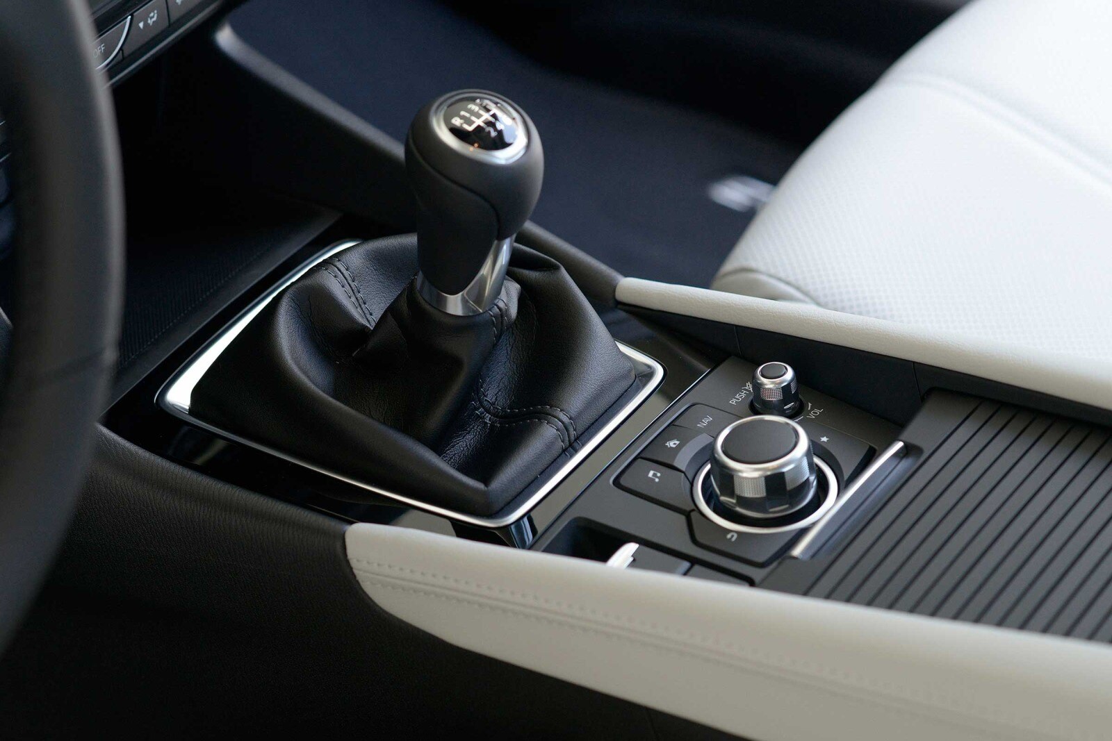 2018 Mazda 3 interior SHF