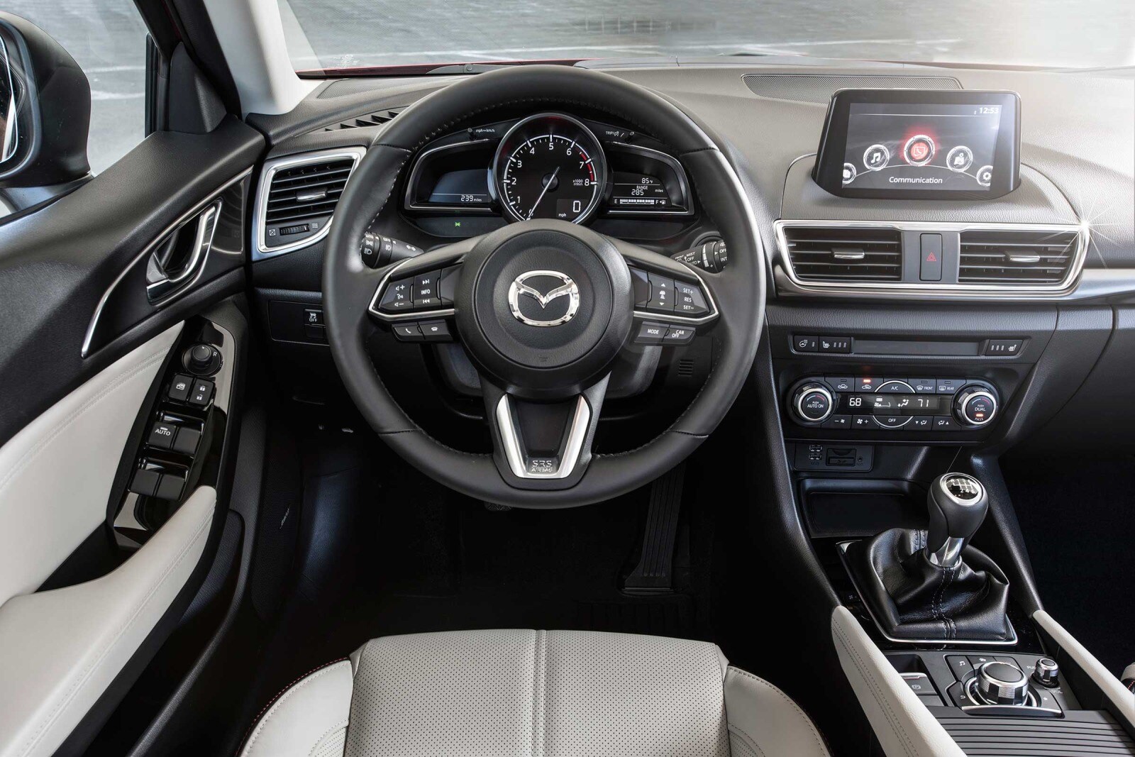 2018 Mazda 3 interior SWD