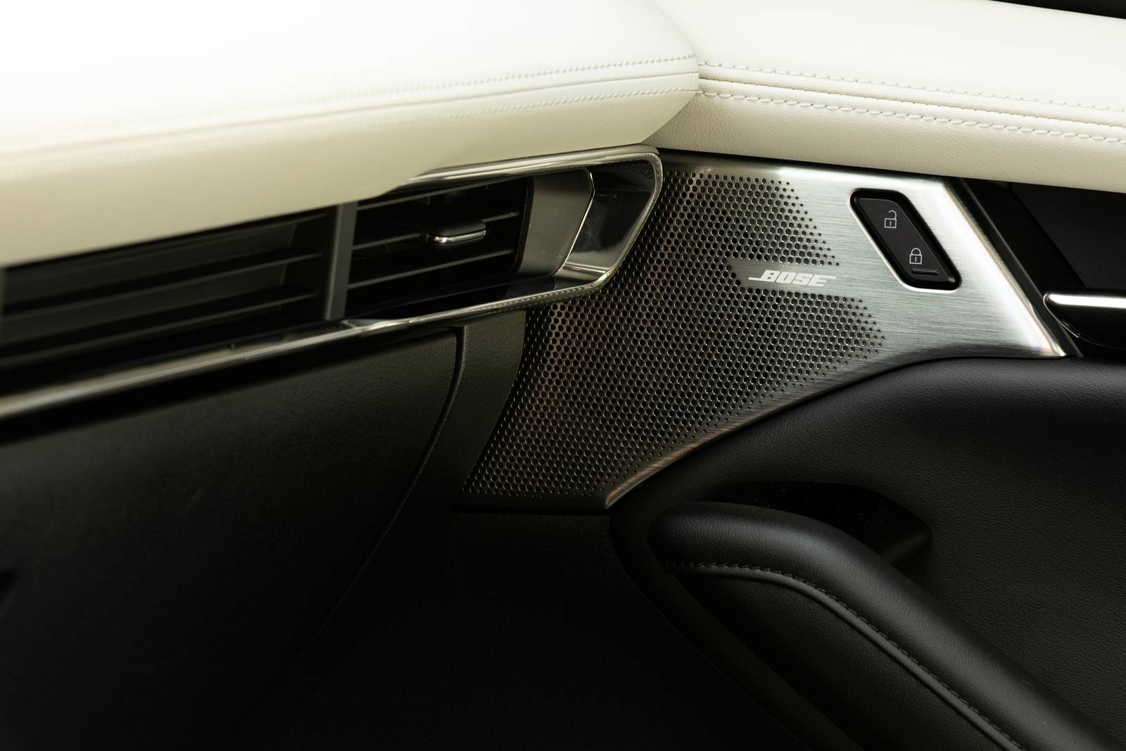 2023 Mazda 3 interior DETAIL
