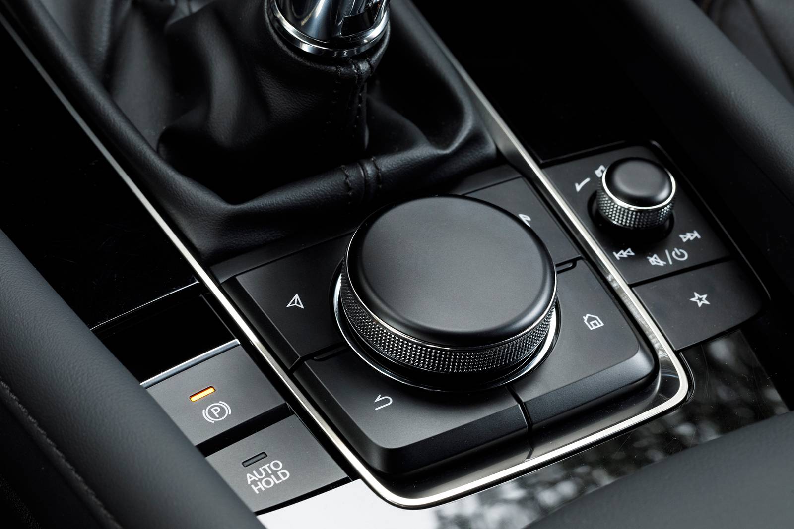 2024 Mazda 3 interior AUXCTRL