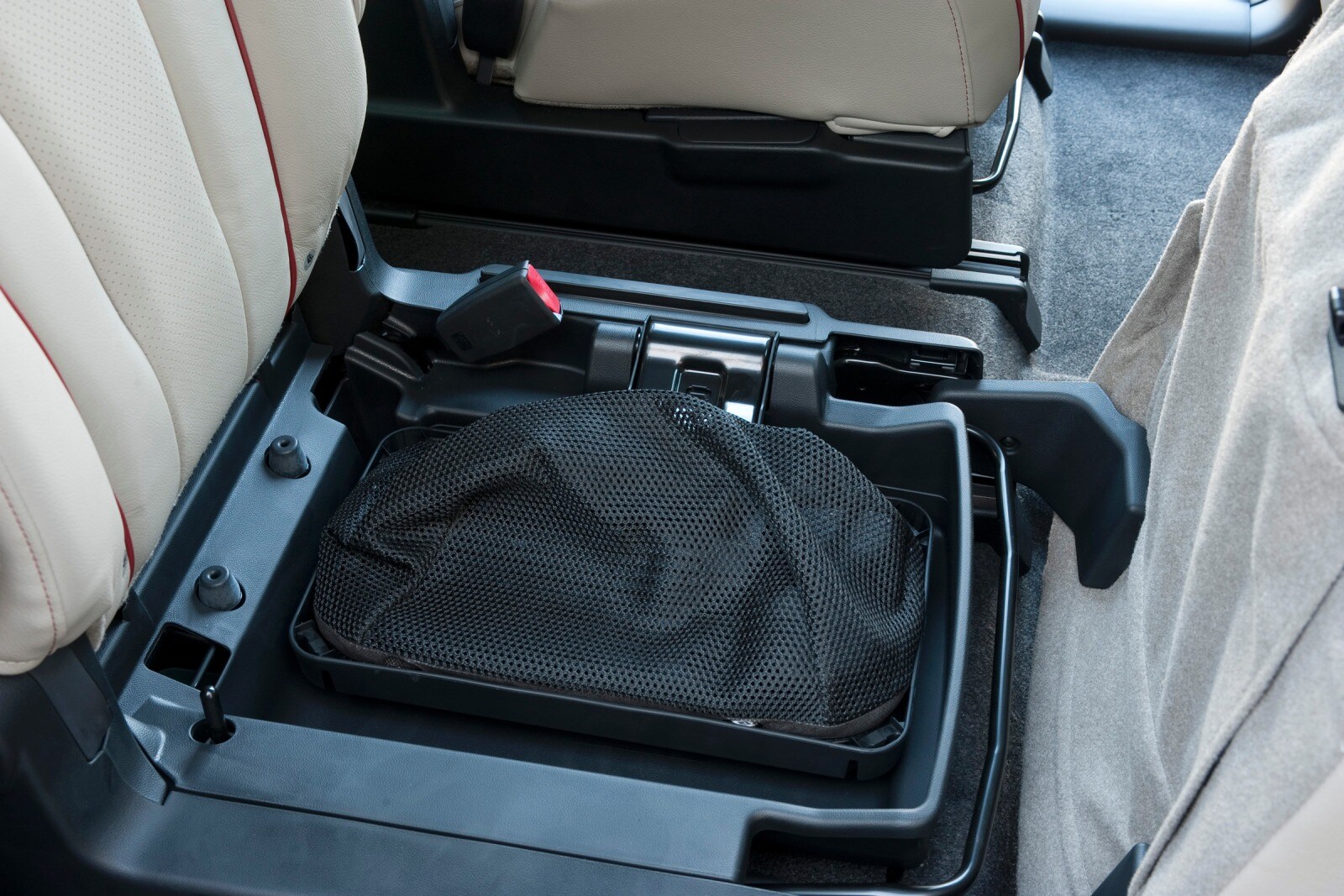 2012 Mazda 5 interior DETAIL