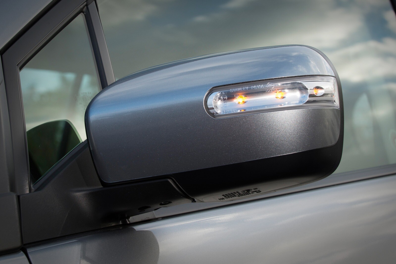 2015 Mazda 5 exterior EXM