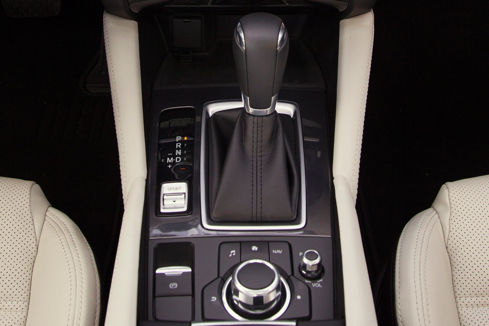 2016 Mazda 6 interior SHF