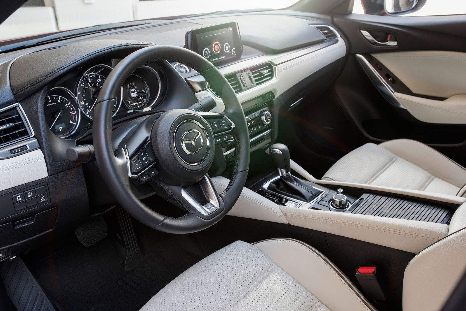 2017 Mazda 6 interior D