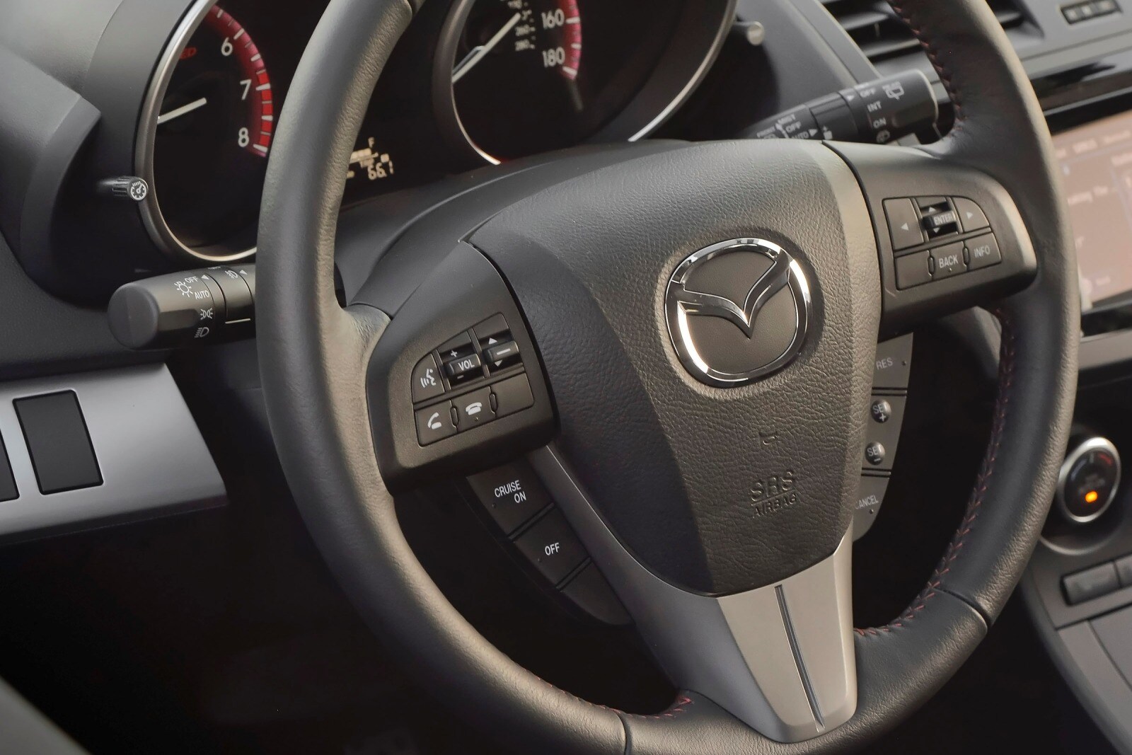 2013 Mazda Mazda interior SWD