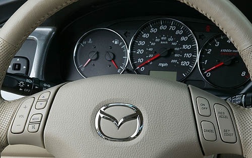 2005 Mazda MPV interior G