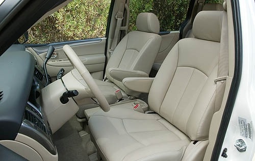 2006 Mazda MPV interior I