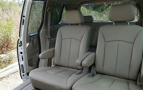 2006 Mazda MPV interior RI
