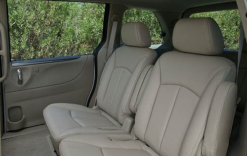 2006 Mazda MPV interior RI