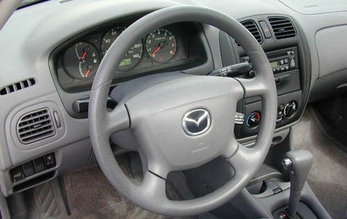 2000 Mazda Protege interior I
