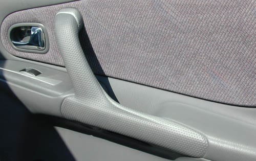2000 Mazda Protege interior DETAIL