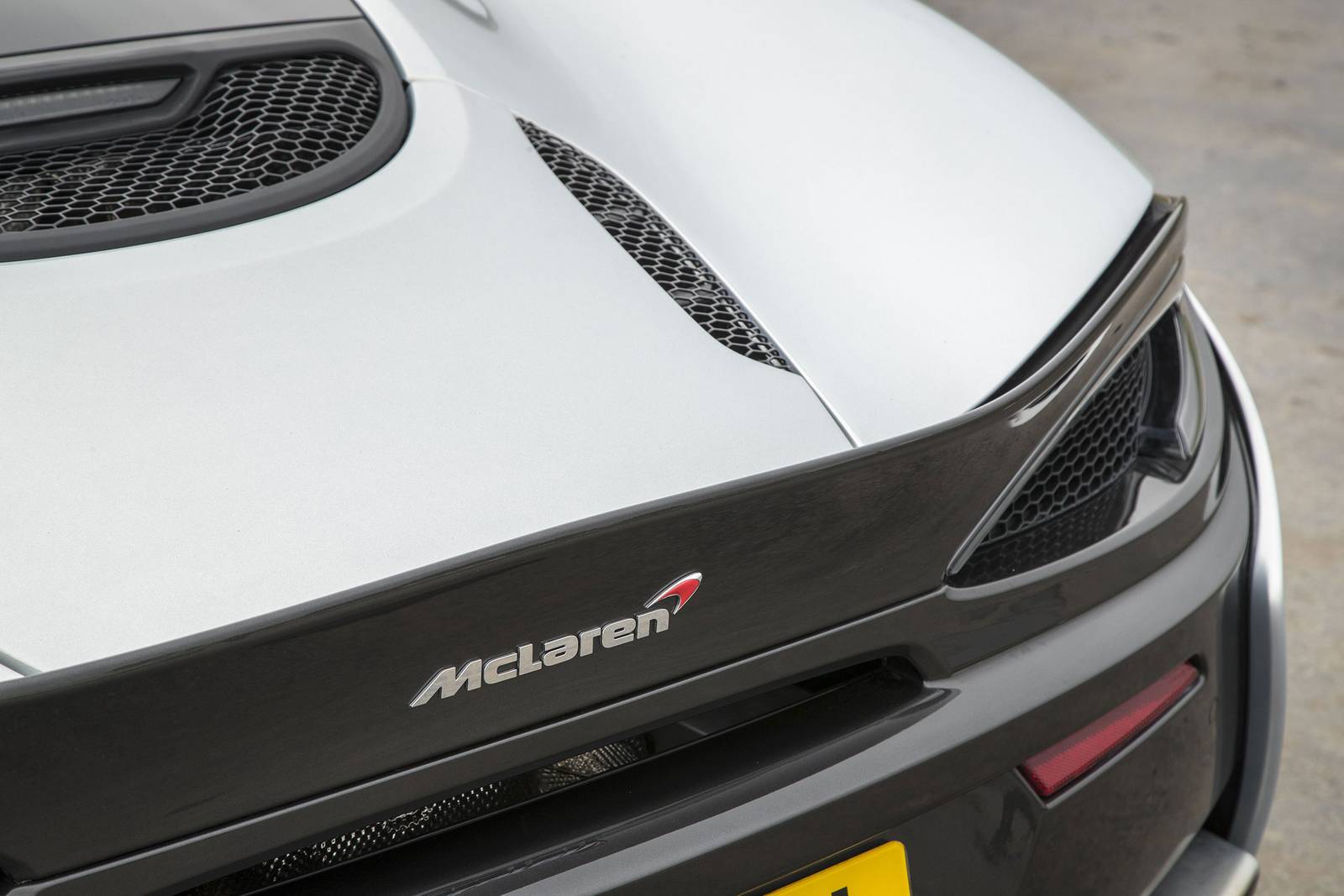 2018 McLaren 570GT exterior RBDG