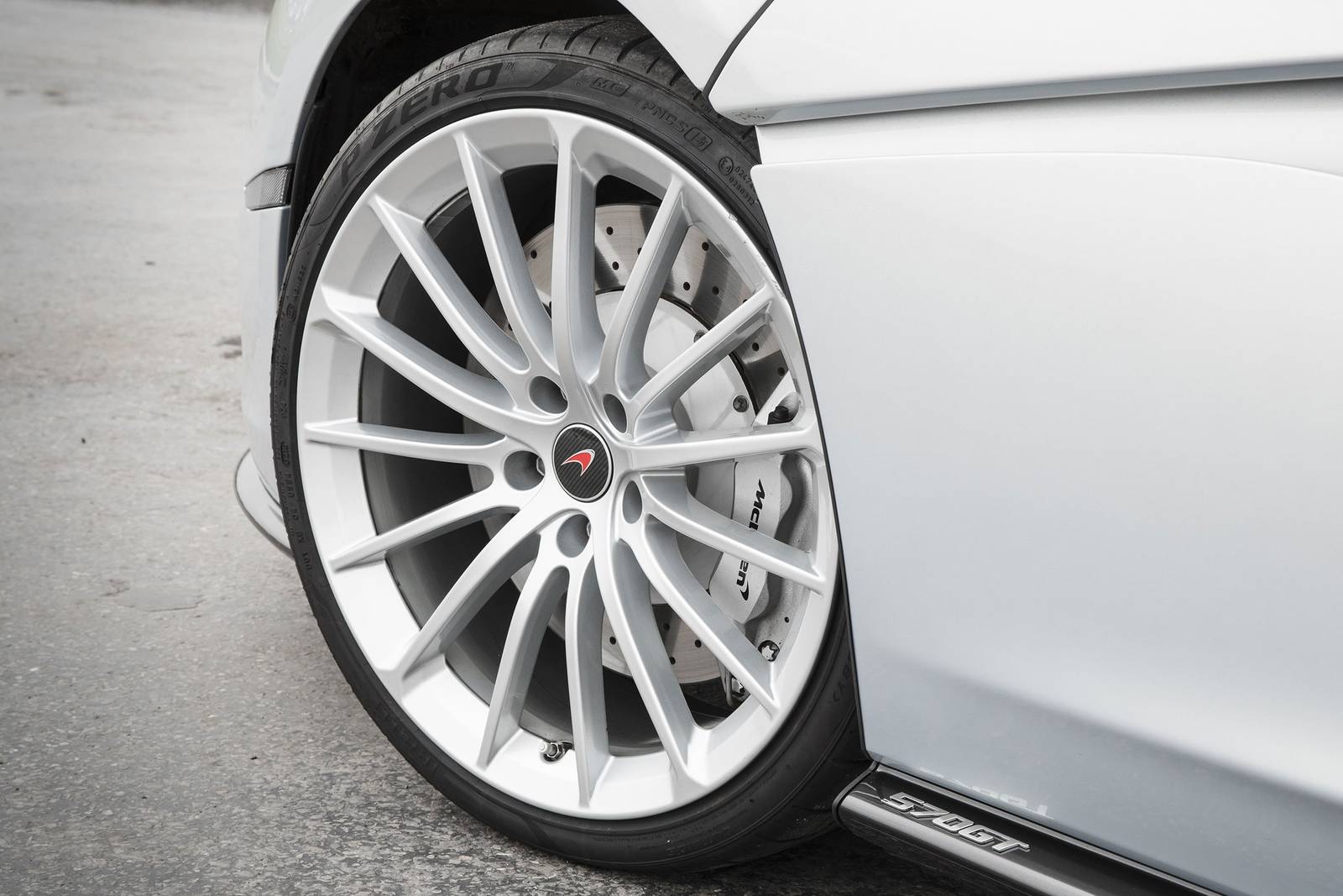 2018 McLaren 570GT exterior W