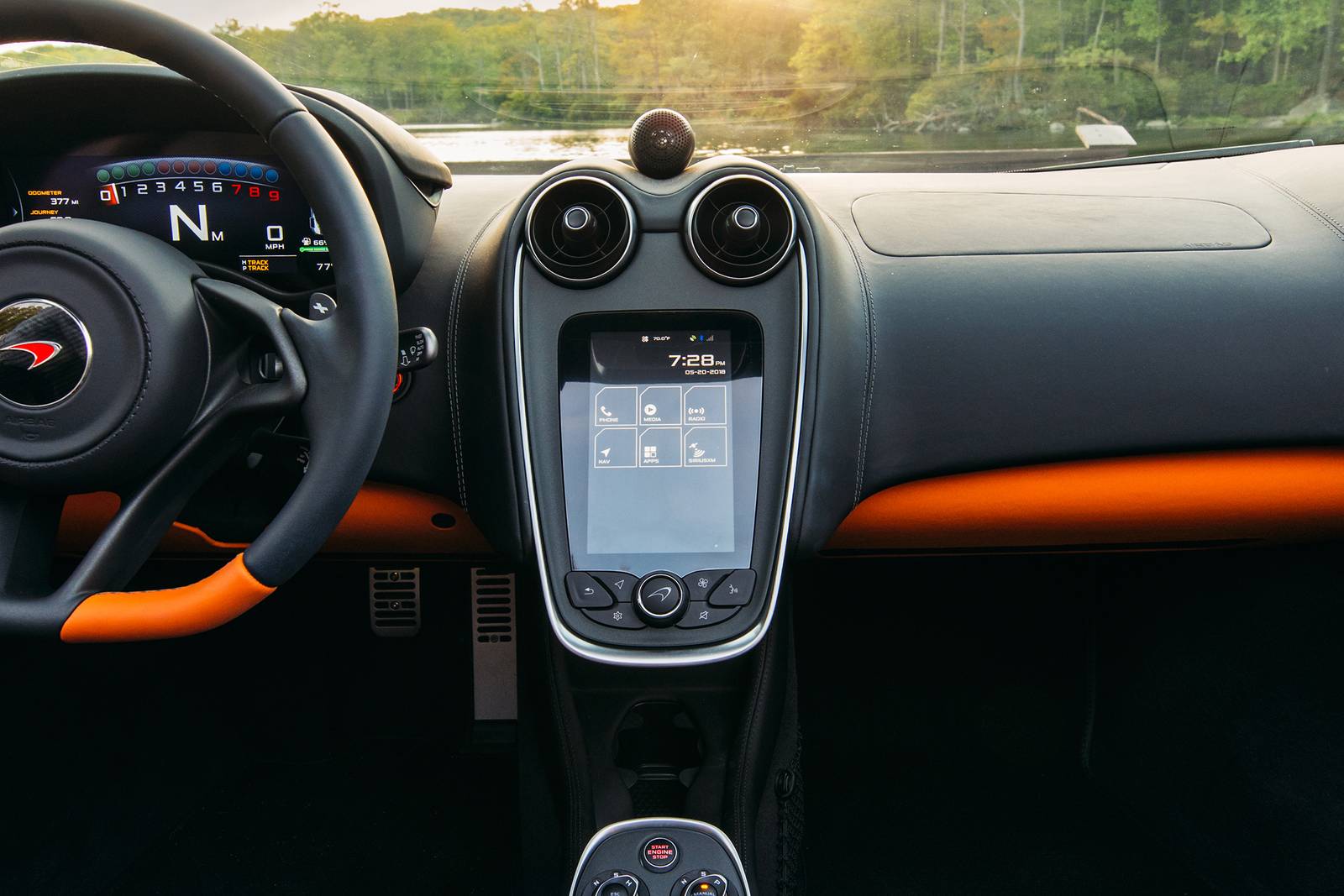 2018 McLaren 570S Spider interior CC