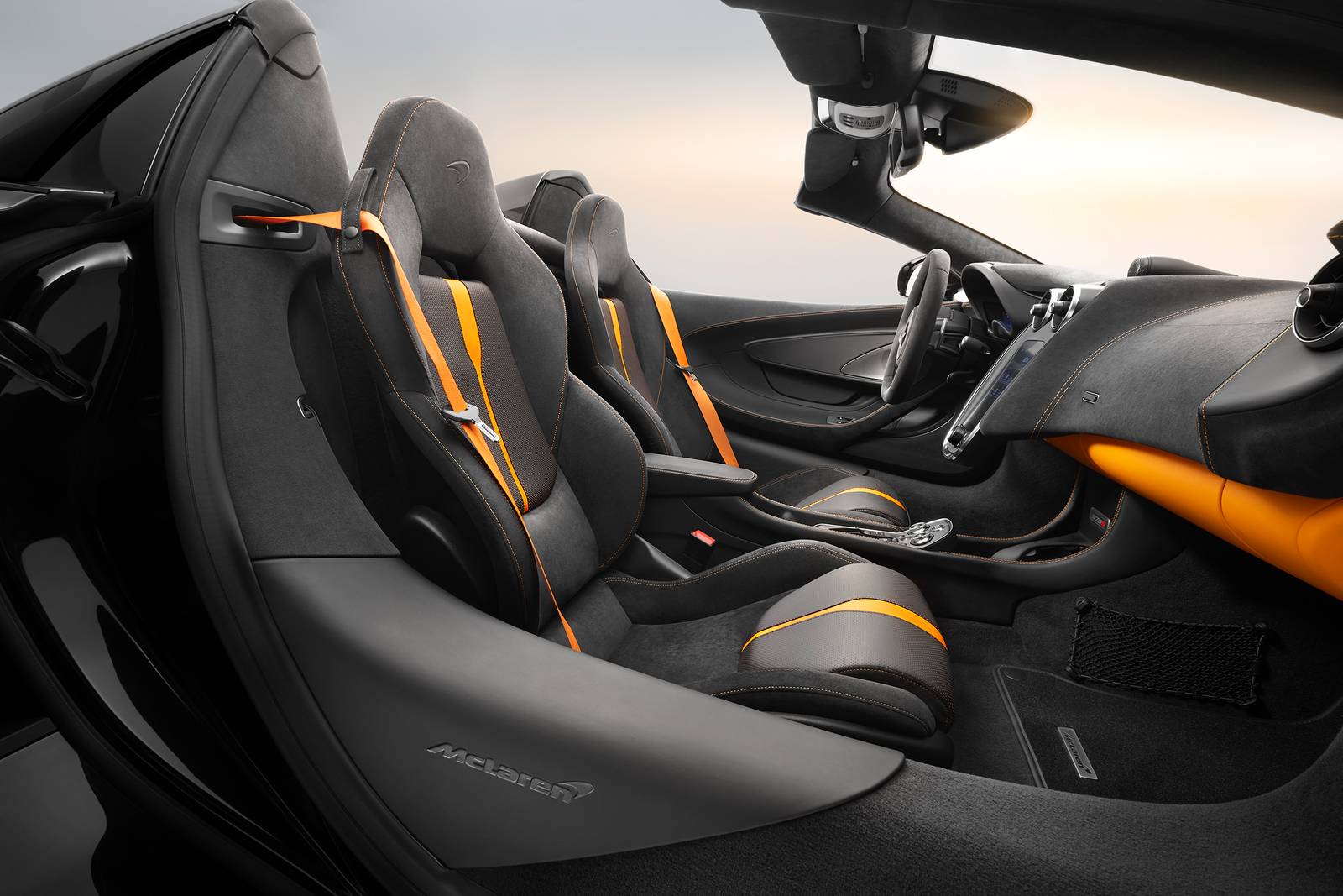 2018 McLaren 570S Spider interior I