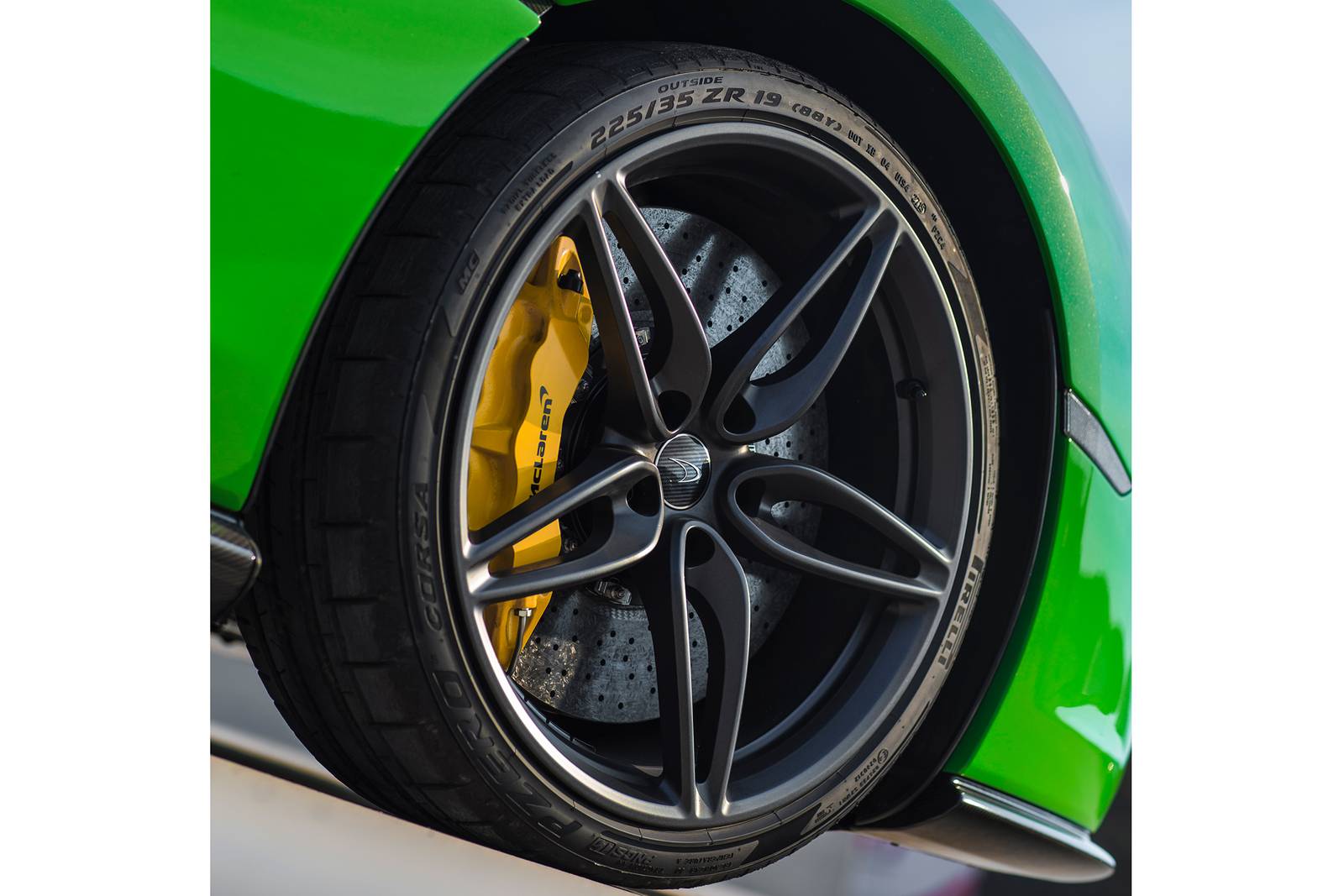2017 McLaren 570S — OEM photo 3