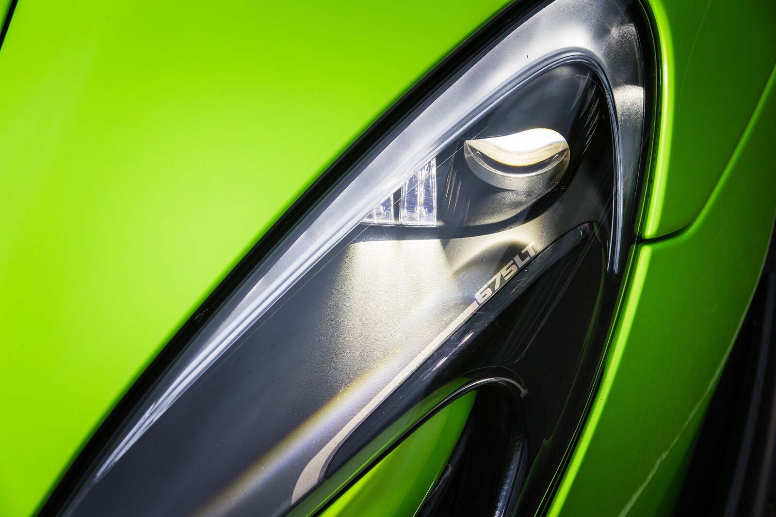 2016 McLaren 675LT Spider front safety EDETAIL