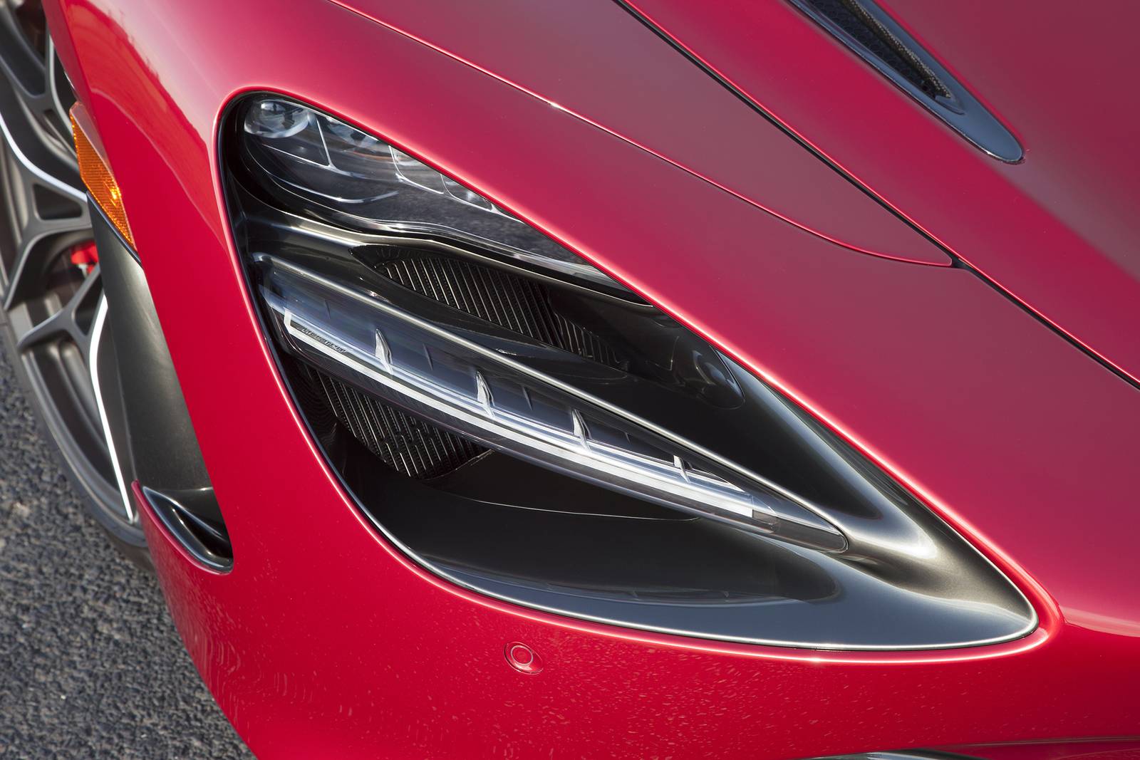 2018 McLaren 720S front safety EDETAIL