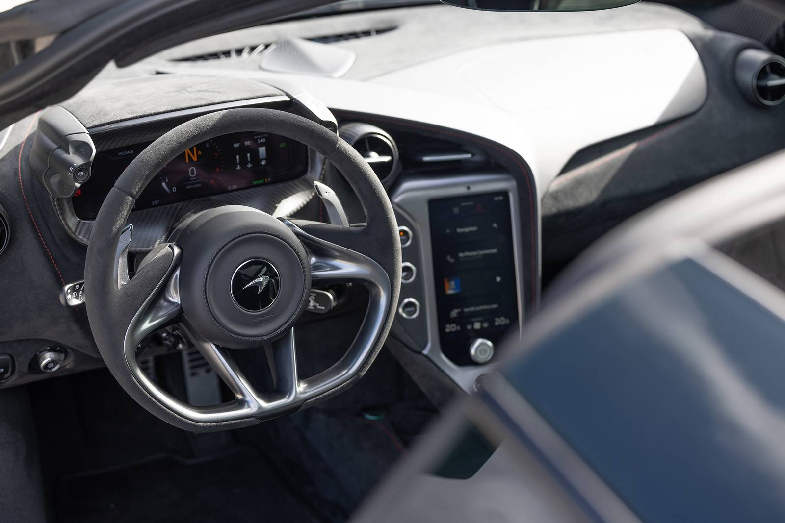 2024 Mclaren 750s interior SWD