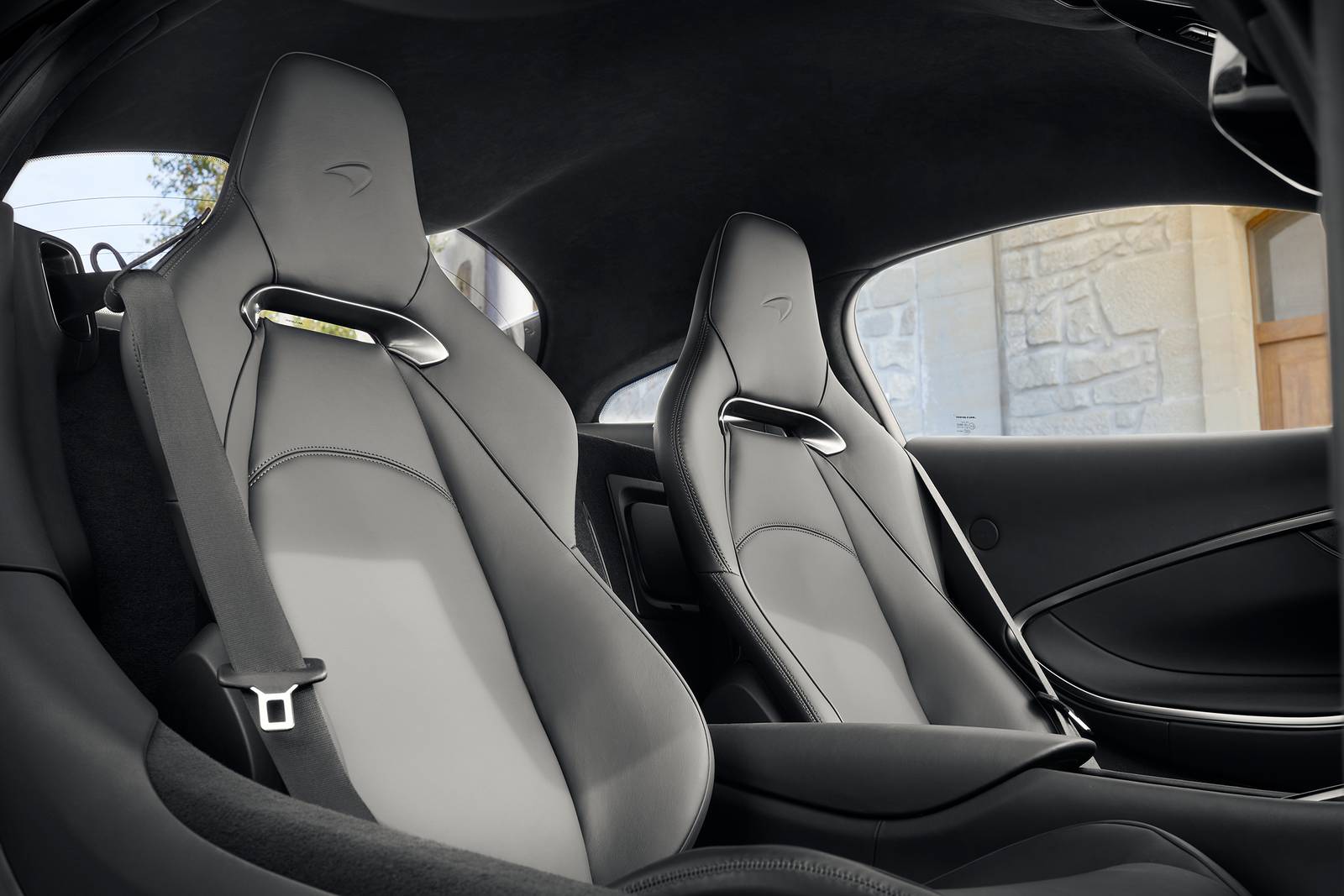 2023 McLaren Artura interior DETAIL