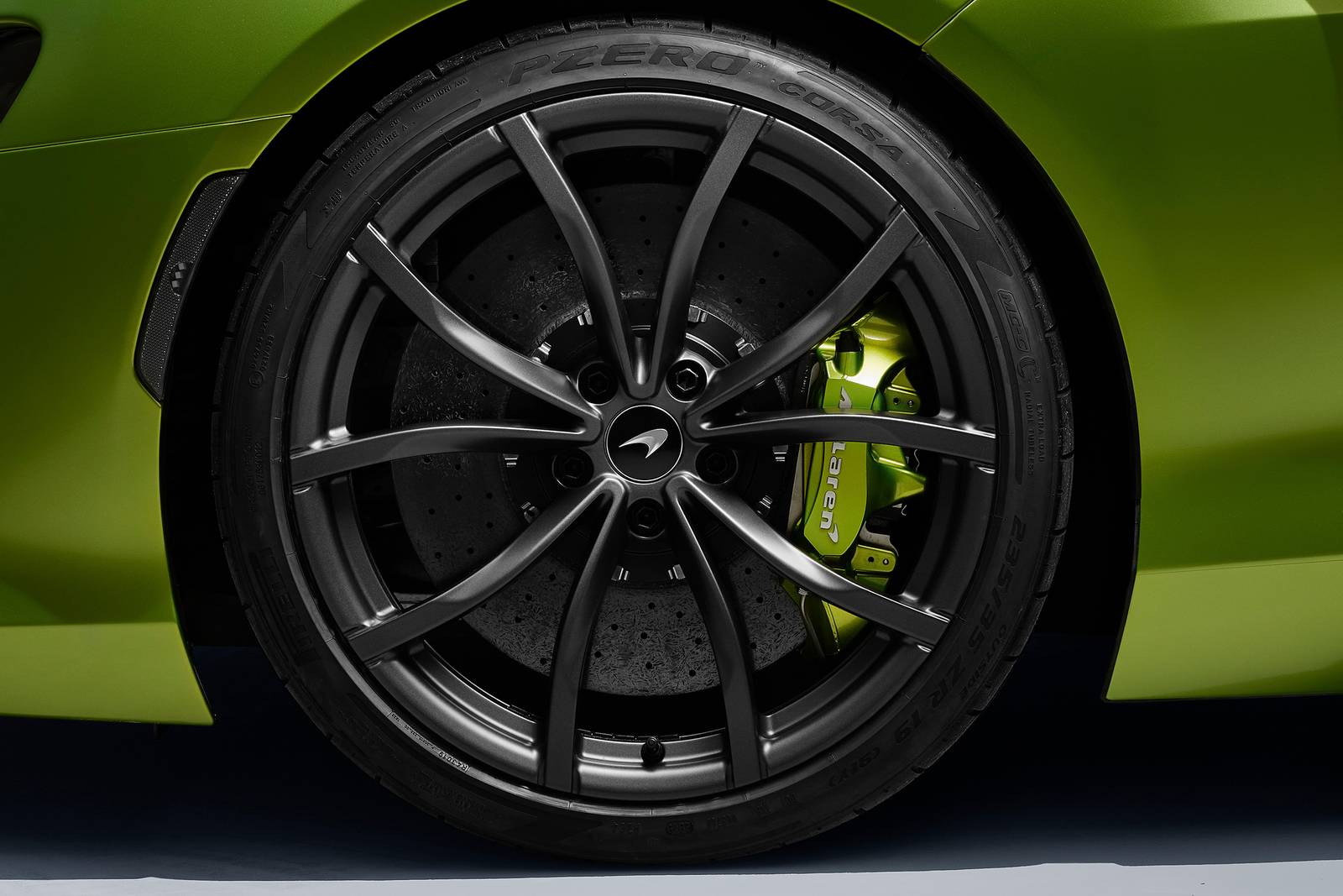 2023 McLaren Artura — OEM photo 5