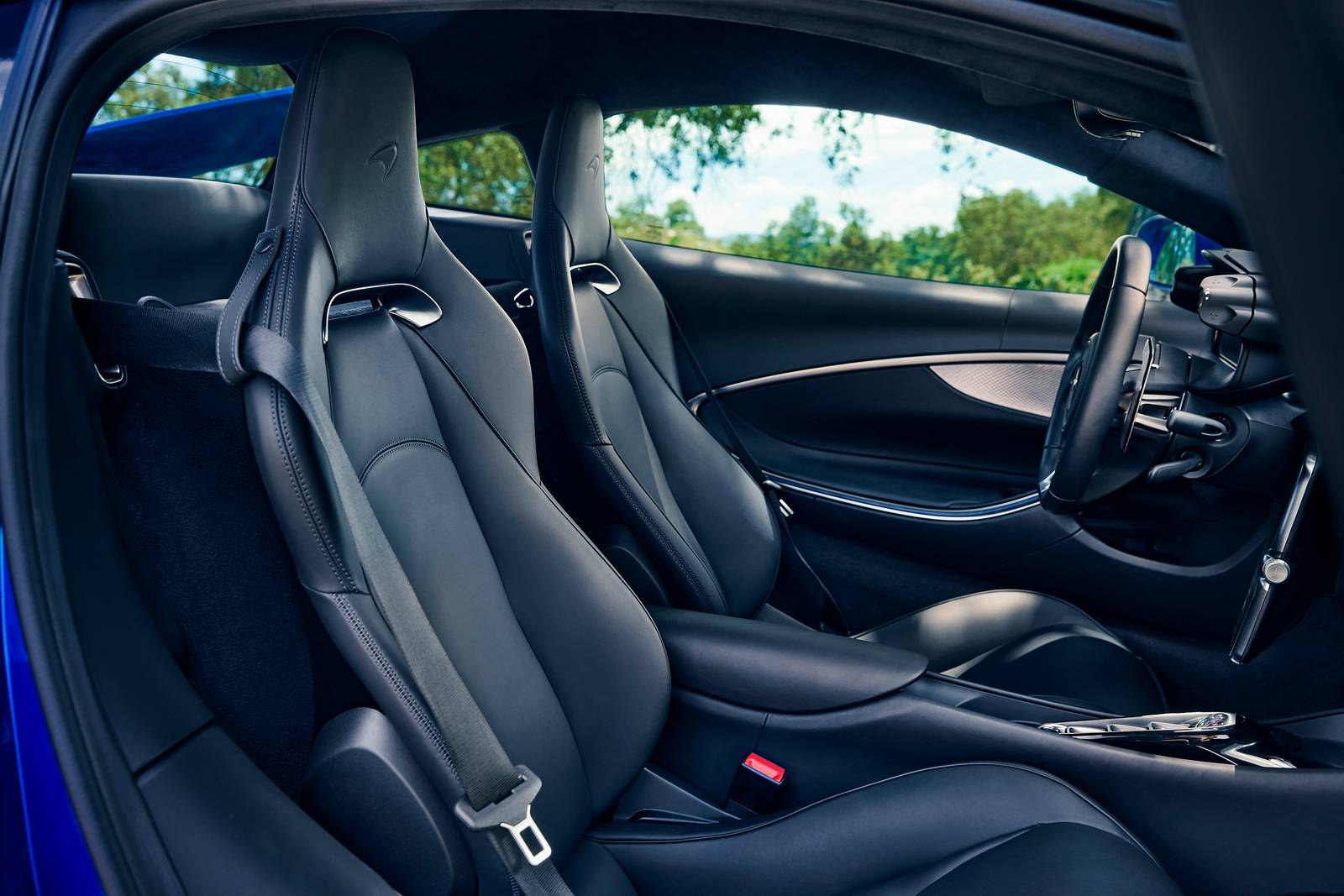 2024 McLaren Artura interior DETAIL