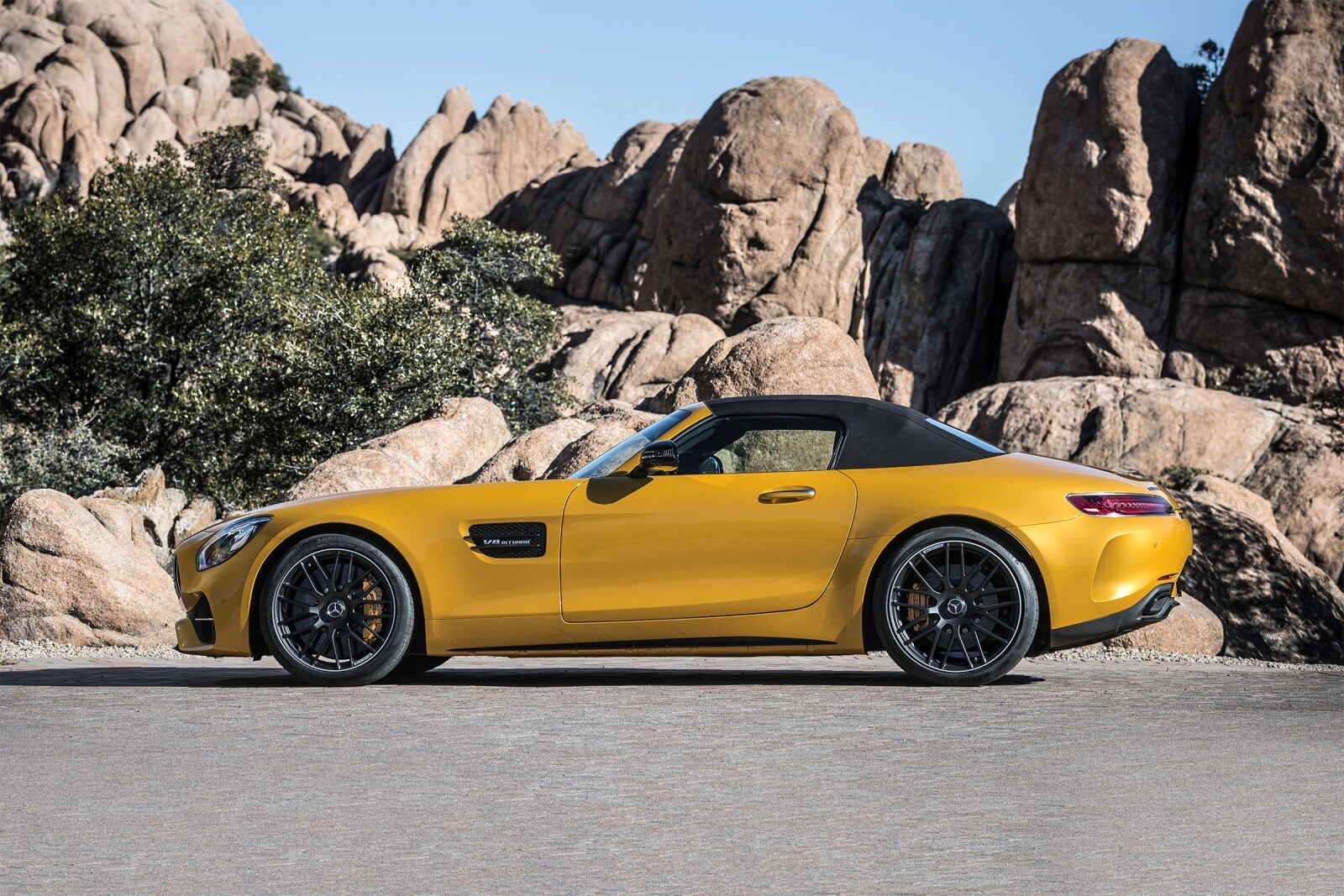 2018 Mercedes-Benz AMG GT C Convertible Profile