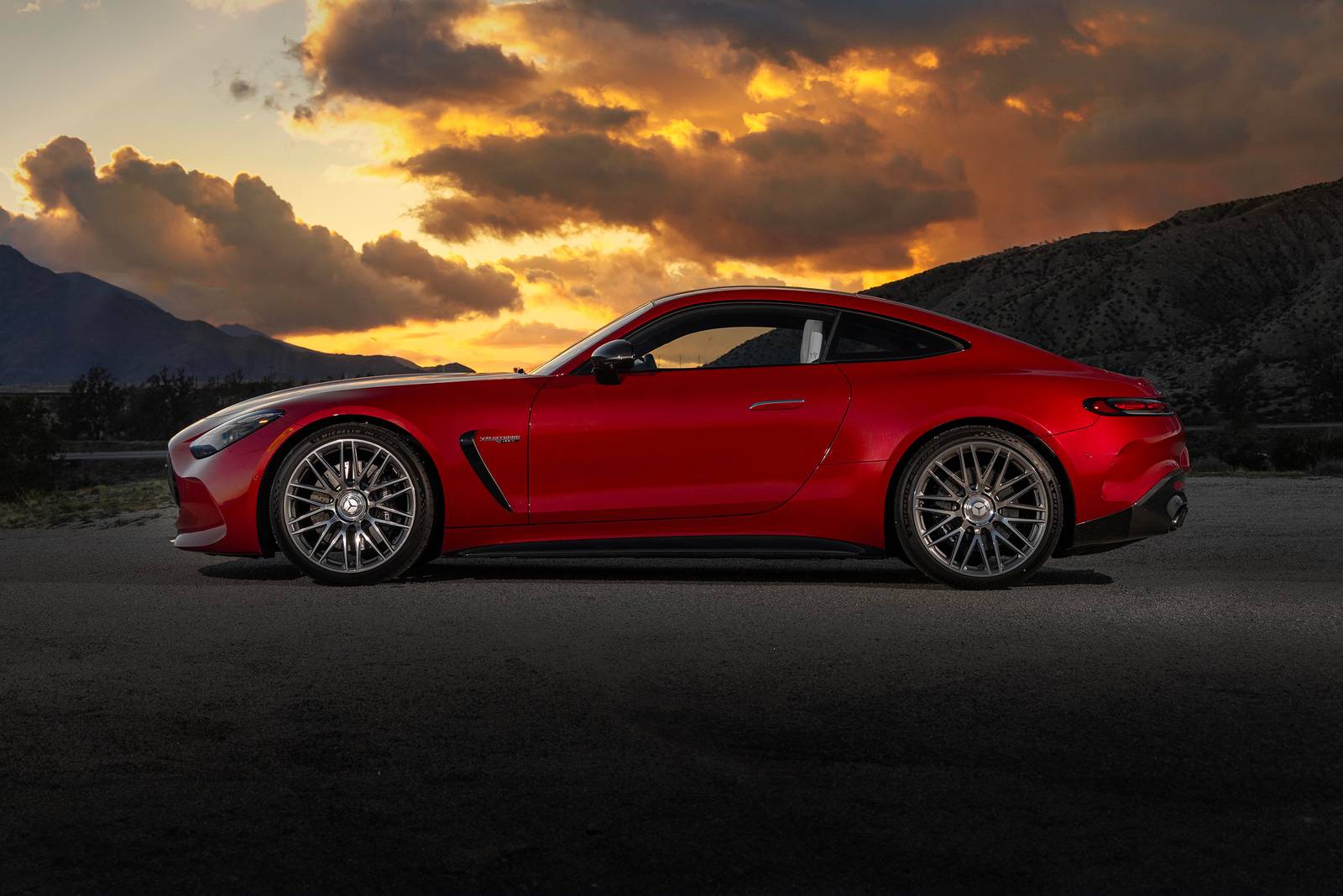 2025 Mercedes-Benz AMG GT — OEM photo 4