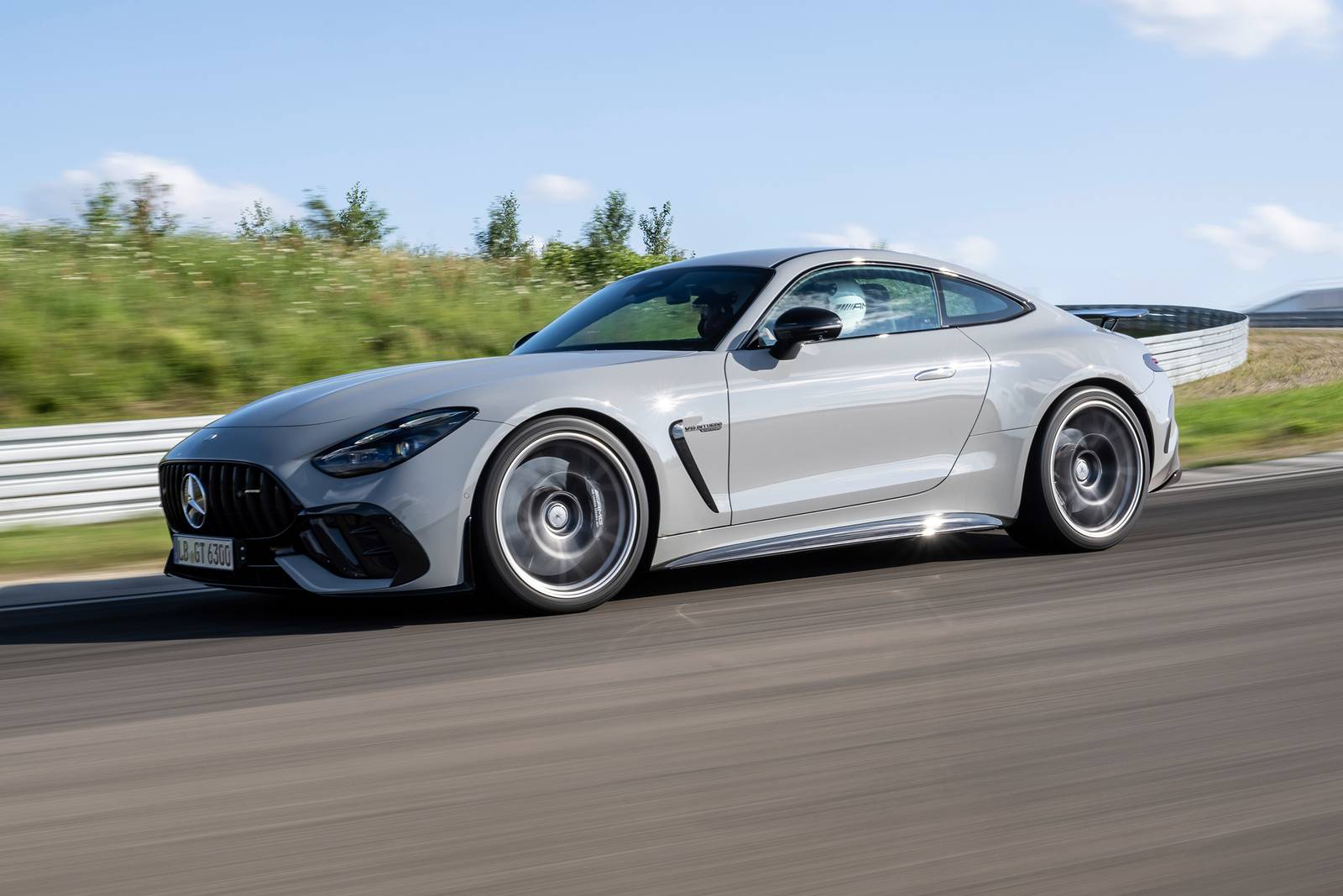 2025 Mercedes-Benz AMG GT — OEM photo 5