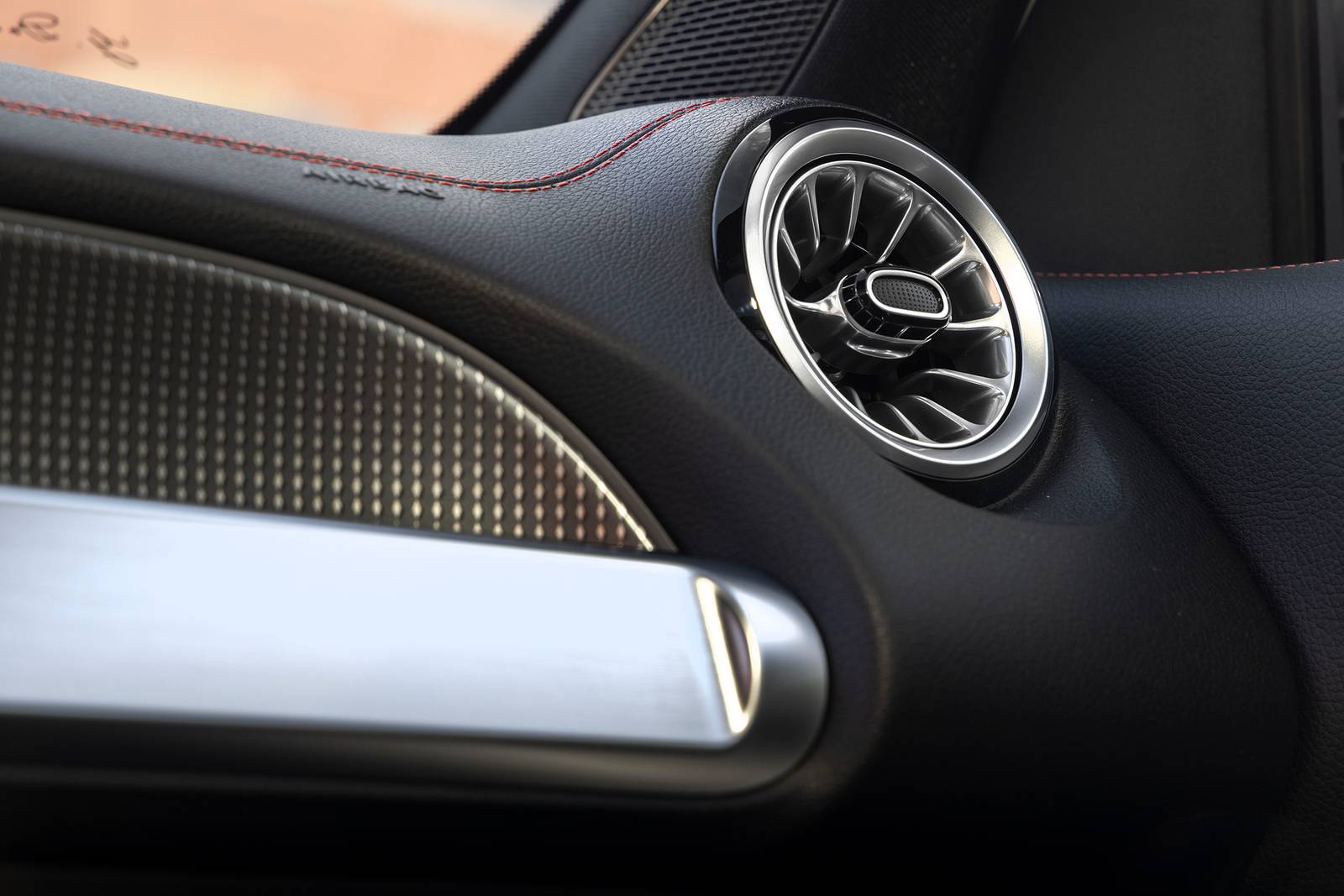 2022 Mercedes-Benz E interior DETAIL