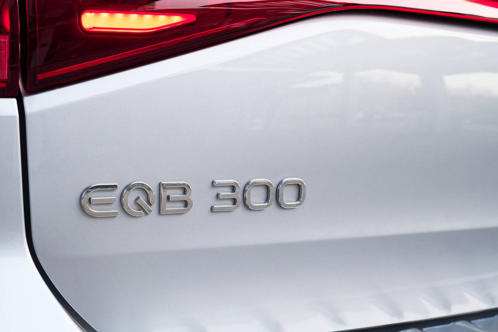 2025 Mercedes-Benz EQB front safety RBDG