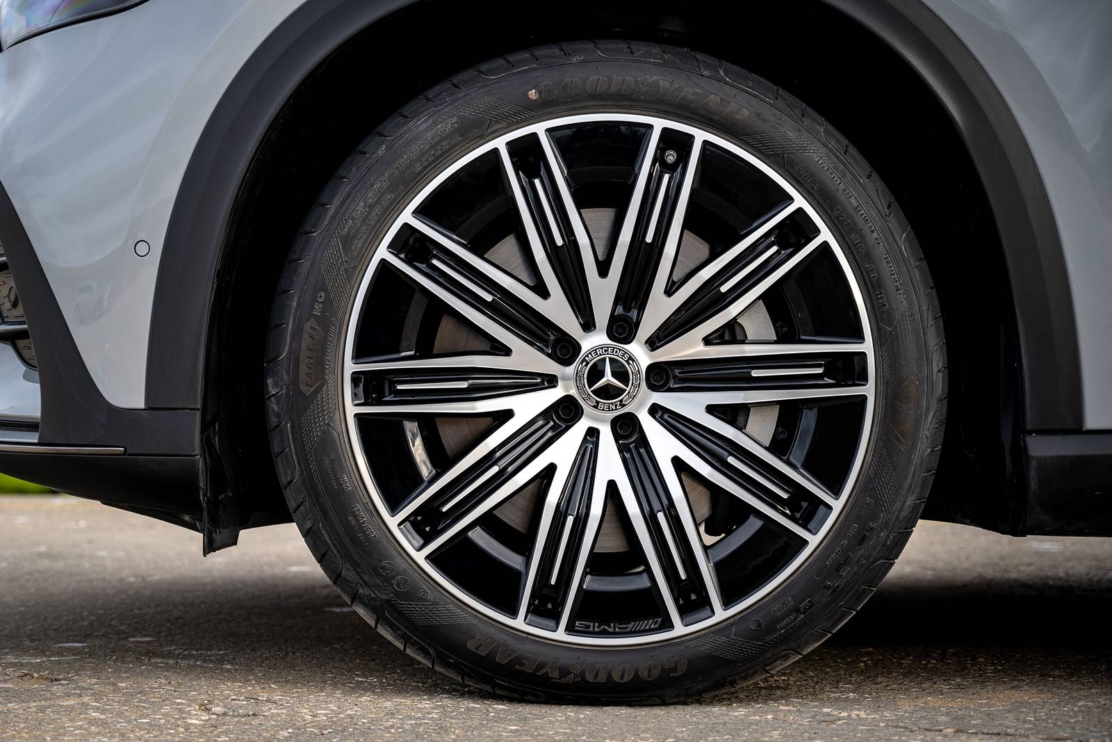 2025 Mercedes-Benz Eqe exterior W