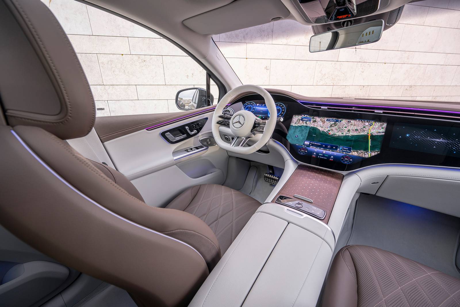 2025 Mercedes-Benz Eqe interior DETAIL
