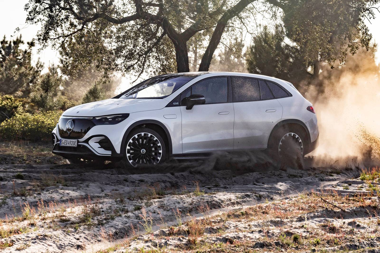 2025 Mercedes-Benz Eqe exterior LIFE1