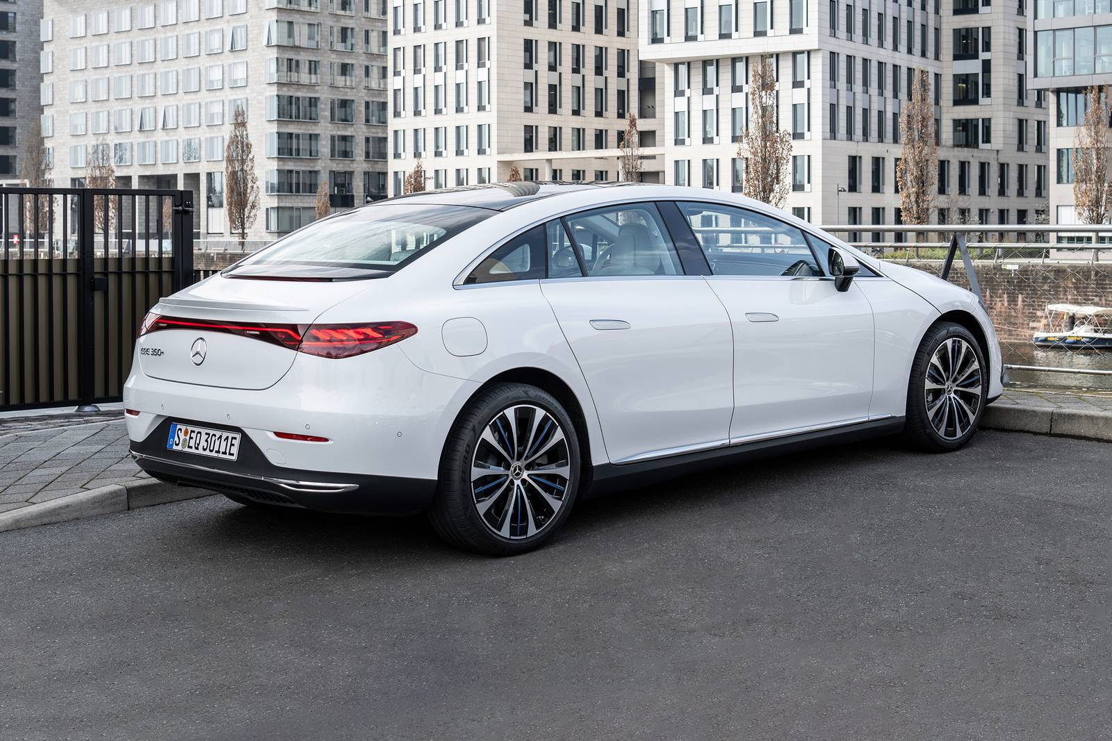 2024 Mercedes-Benz Eqe exterior FQ