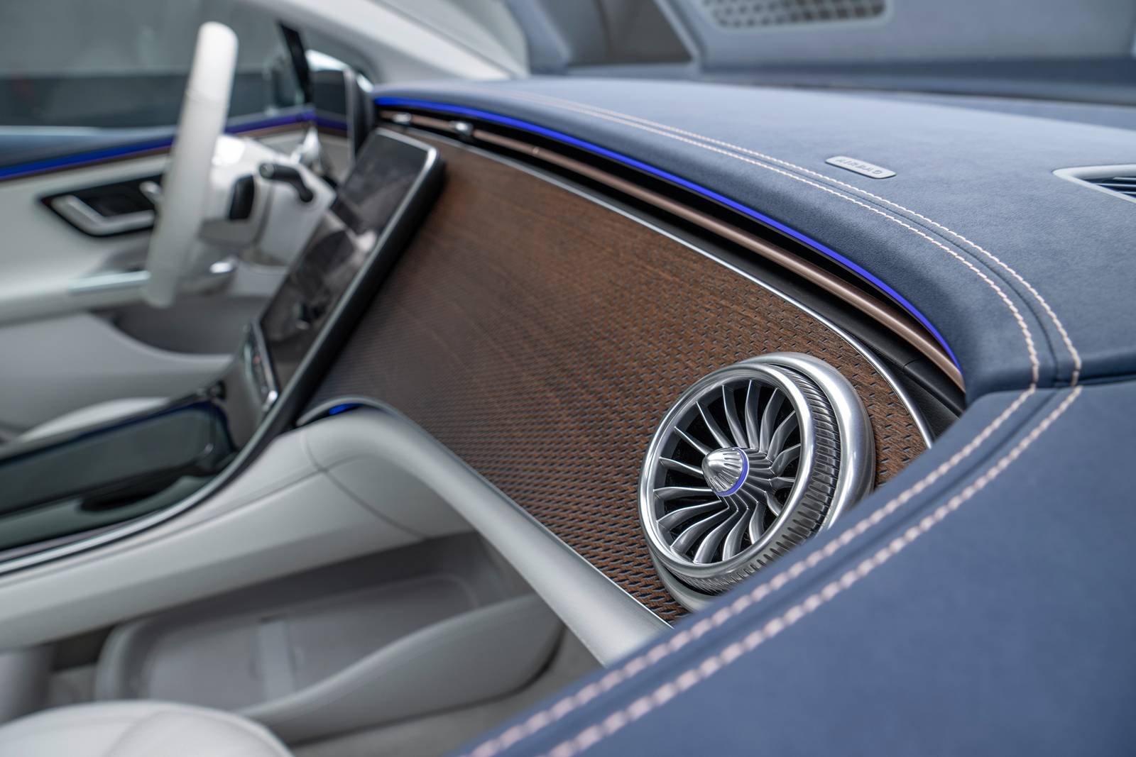 2025 Mercedes-Benz Eqe interior DETAIL