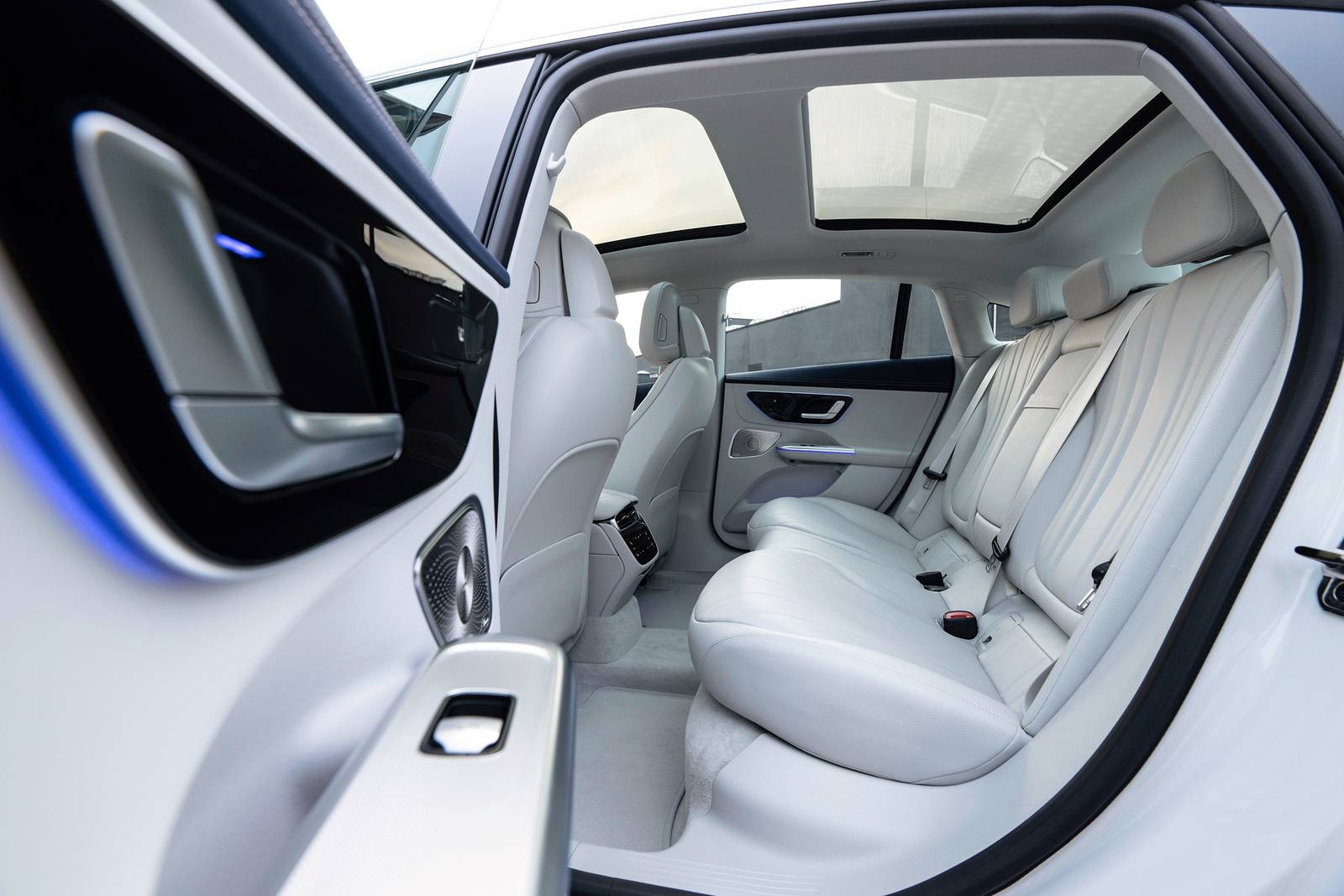 2025 Mercedes-Benz Eqe interior RI