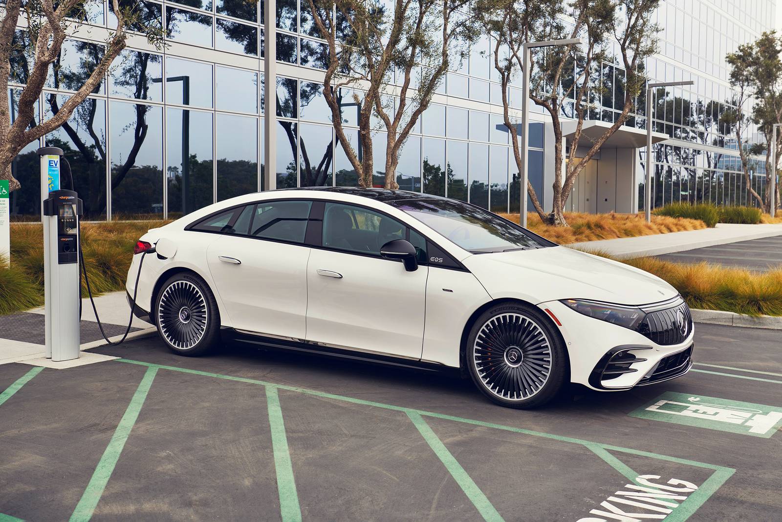 2023 Mercedes-Benz Eqs exterior LIFE1