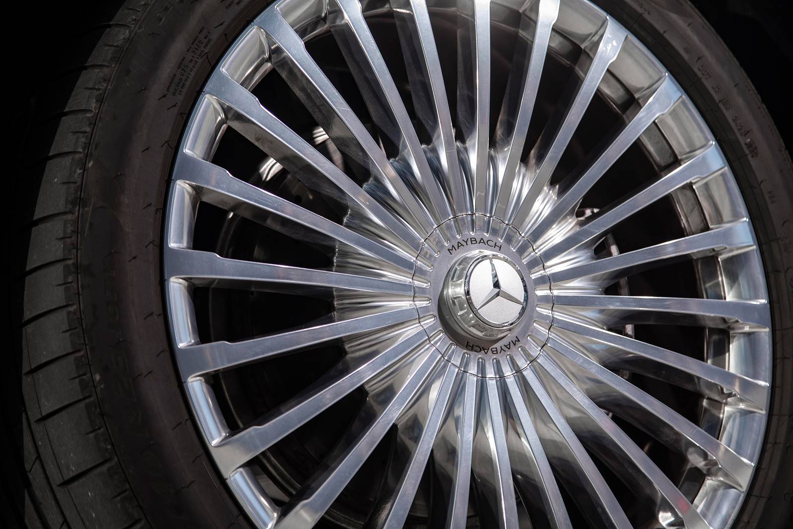 2021 Mercedes-Benz Maybach GLS exterior EDETAIL