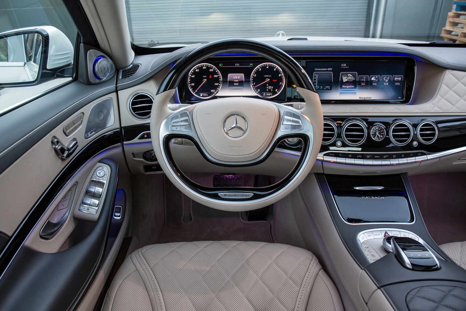 2017 Mercedes-Benz Maybach interior D