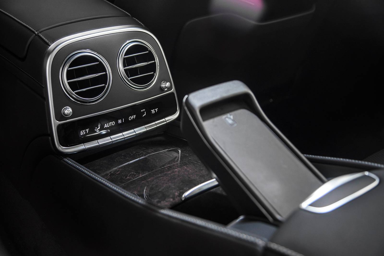 2018 Mercedes-Benz Maybach interior DETAIL